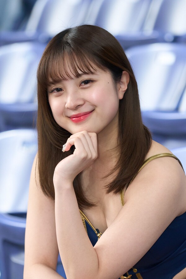 パフォーマーのYUKARIさん。島根県出身の３年目