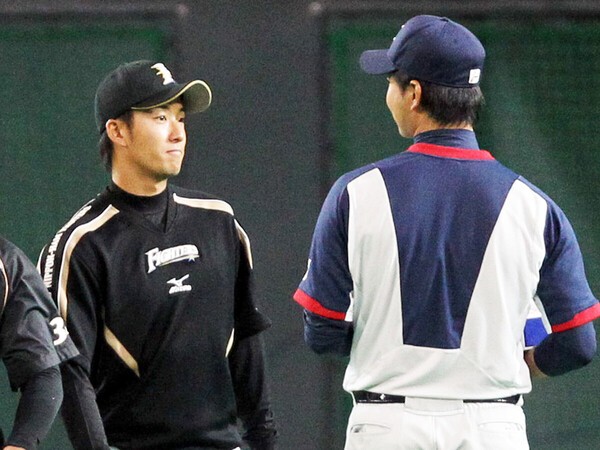 早稲田大でチームメイトだった斎藤佑樹（写真左）と大石達也　photo by Sankei Visual