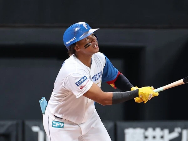 交流戦MVPを獲得した日本ハムの水谷瞬　photo by Sankei Visual