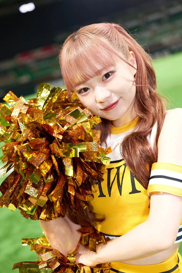 福岡県出身のNAGIさん。特技はダンスのガールズヒップホップ