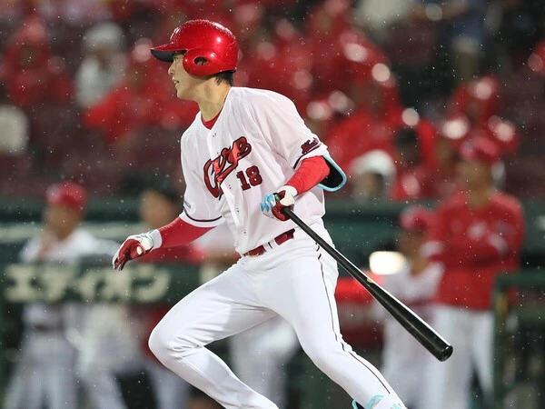 6月25日の試合で今季２度目の猛打賞を記録した広島の森下暢仁　photo by Sankei Visual