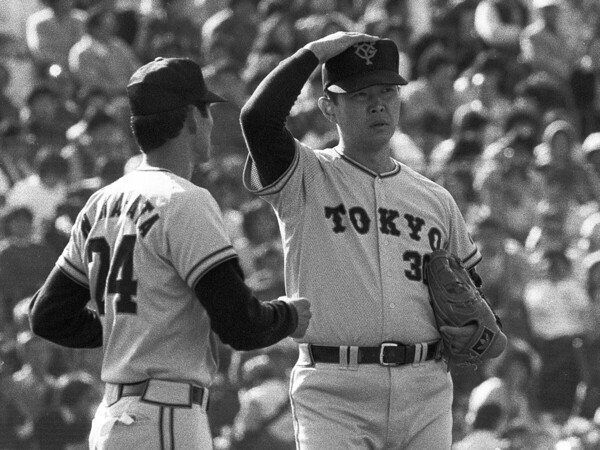 80年代の巨人を牽引した中畑清（写真左）と江川卓　photo by Sankei Visual