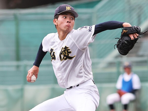 神戸弘陵の好投手・村上泰斗　photo by Sankei Visual