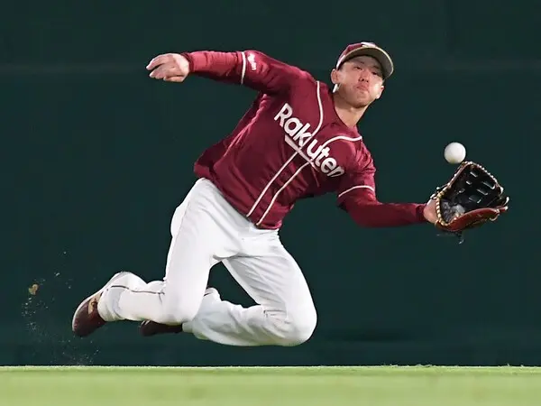 76年ぶりに刺殺397の日本記録を更新した楽天・辰己涼介　photo by Sankei Visual