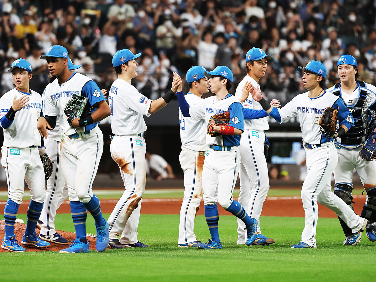 日本ハム・新庄剛志監督3年目の変貌 鶴岡慎也が語るファイターズ快進撃の秘密