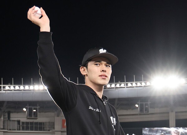 メジャー移籍に向けて交渉中の佐々木　photo by Sankei Visual