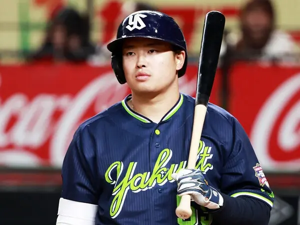 昨シーズン、本塁打と打点の二冠王に輝いた村上宗隆だが、打率は.244と苦しんだ　photo by Koike Yoshihiro