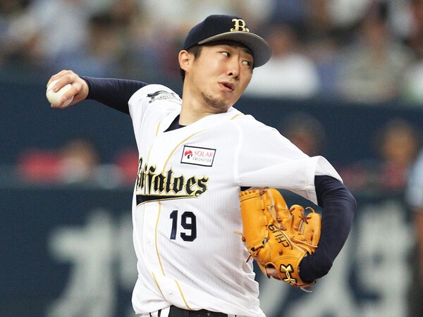 オリックス時代の2014年に最多勝、最優秀防御率にタイトルを獲得し、沢村賞に輝いた金子千尋　photo by Sankei Visual
