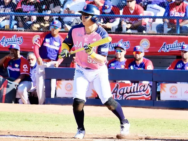 43歳となった今でも現役でプレーを続ける川﨑宗則　photo by Nakajima Daisuke