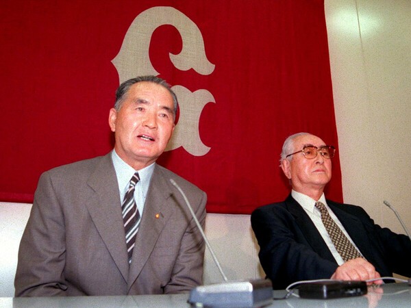 1992年オフに巨人の監督に復帰した長嶋茂雄氏（写真右）と渡邉恒雄氏　photo by Sankei Visual