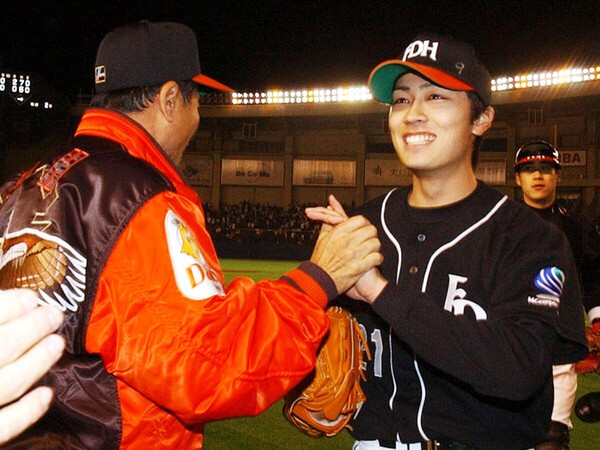 プロ１年目から14勝を挙げ、新人王に輝いた和田毅　photo by Sankei Visual
