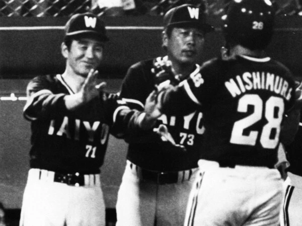 82年から３年間、大洋の指揮を執った関根潤三氏（写真左）　photo by Kyodo News