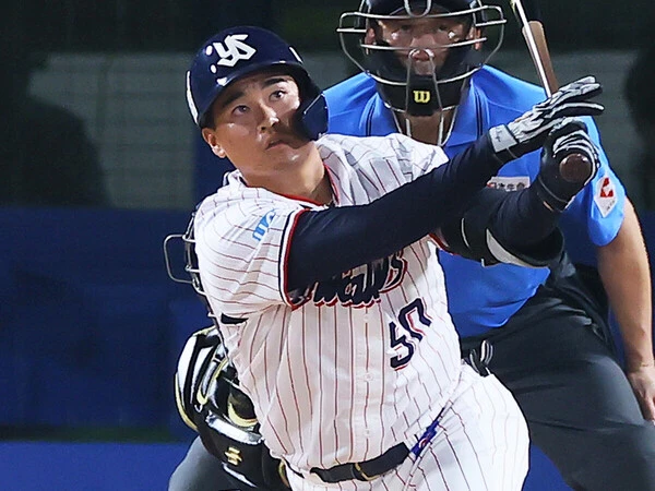 ８月３日の阪神戦で代打出場し３ラン本塁打を放った北村恵吾photo by Sankei Visual