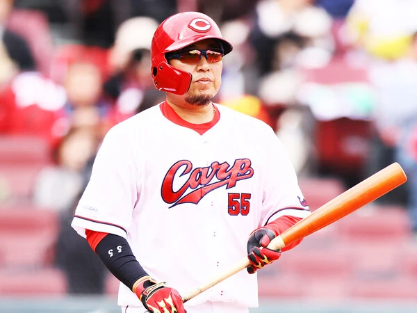 ファンの大声援を後押しに３安打を放った松山竜平photo by Nishida Taisuke