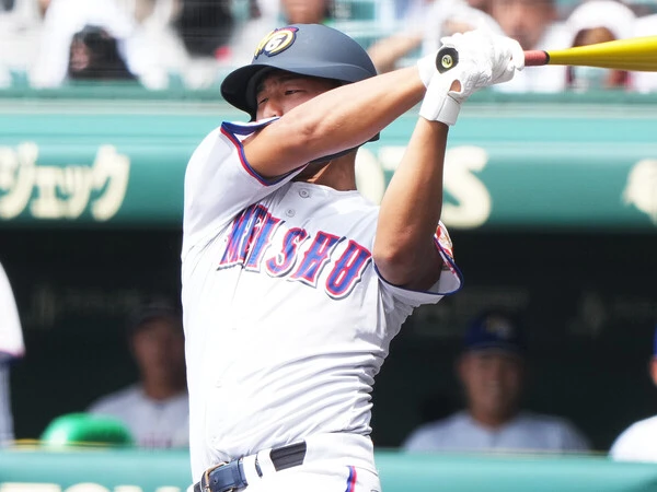 強肩強打の捕手としてチームを支え、オリックスから７位指名された明秀日立・野上士耀　photo by Matsuhashi Ryuki