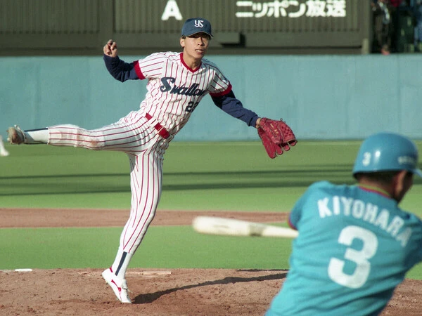 1993年、西武との日本シリーズで好投する髙津臣吾氏　photo by Sankei Visual