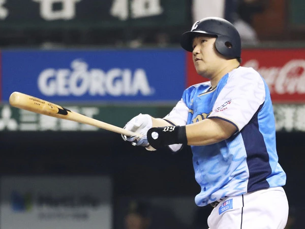 【プロ野球・名場面】「自分のスイング＝本塁打」。西武・中村剛也が積み重ねた400号の凄み