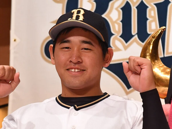 プロ野球】宮城大弥は幼少期、ツギハギのユニフォームや穴が空いた