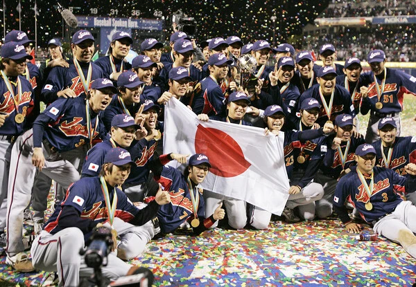 第１回WBCで優勝した日本代表メンバーphoto by AFLO