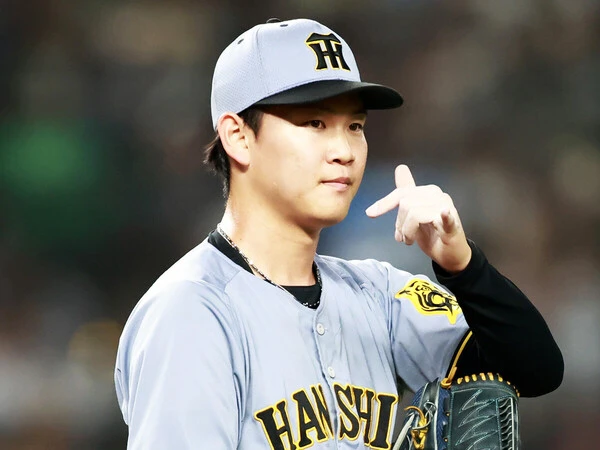 昨シーズン、リーグトップの66試合に登板した阪神・及川雅貴　photo by Yoshihiro Koike