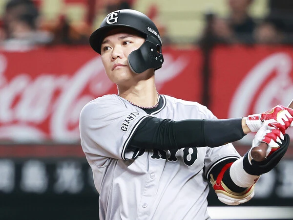 次期監督候補のひとりとして名前が挙がる坂本勇人　photo by Yoshihiro Koike