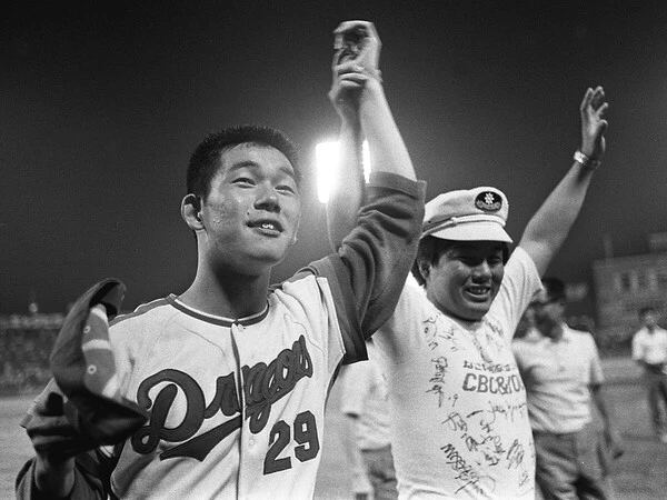 1975年から３年連続でセーブ王のタイトルを獲得した鈴木孝政氏　photo by Sankei Visual