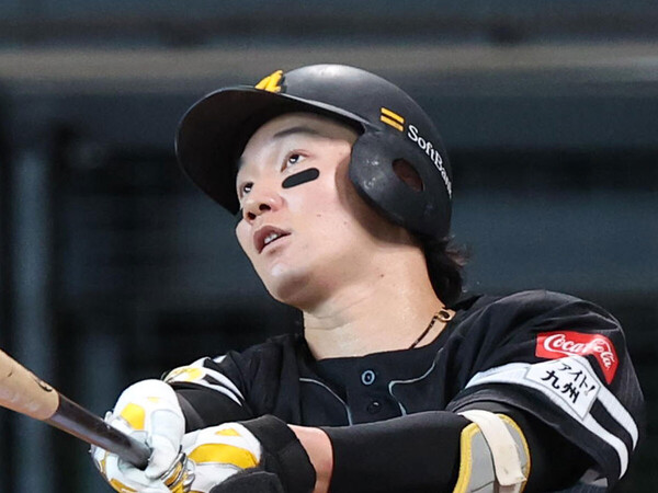 一軍昇格後に一番で起用されている正木智也　photo by Sankei Visual