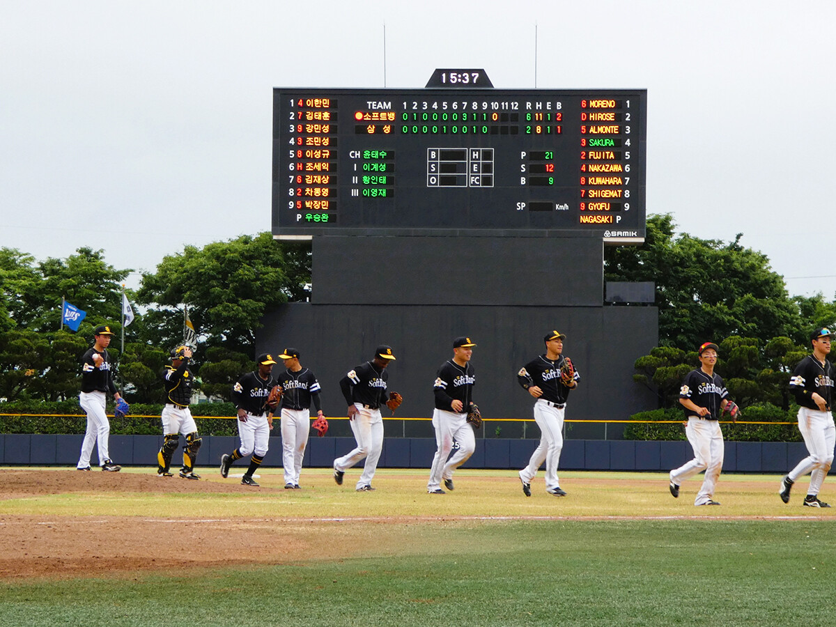 【プロ野球】ソフトバンク三軍が韓国で体験した"未来の野球" ロボット審判導入の衝撃と若鷹たちが語る本音