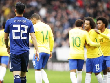 ブラジル超高速カウンターの止め方 吉田麻也が挙げた３つのポイント サッカー代表 集英社のスポーツ総合雑誌 スポルティーバ 公式サイト Web Sportiva