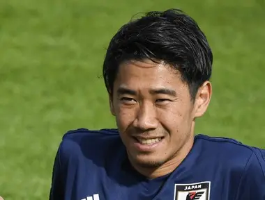 香川真司はドログバになれるか 合宿地で控え扱いにもヤル気まんまん サッカー代表 集英社のスポーツ総合雑誌 スポルティーバ 公式サイト Web Sportiva 香川真司はドログバになれるか 合宿地で控え扱いにもヤル気まんまん サッカー代表 集英社のスポーツ総合雑誌 スポルティーバ 公式サイト Web Sportiva