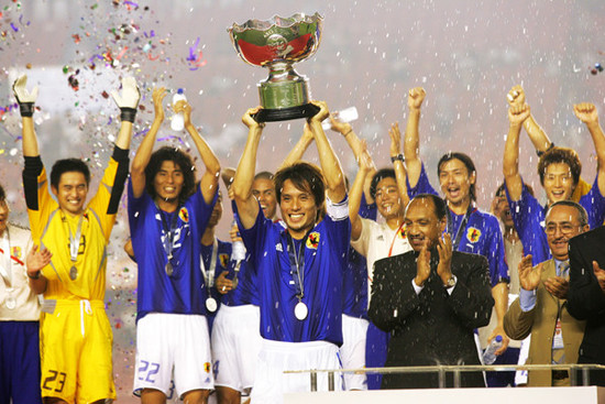 2004年アジアカップ、日本は厳しい戦いを次々に制して頂点に立った。photo by (C)Ryuichi Kawakubo/AFLO SPORT