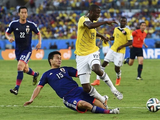 今野泰幸が これはヤバい とブラジルｗ杯で味わった恐怖 コロンビアにpkを与えたプレーの真相も語った サッカー代表 集英社のスポーツ総合雑誌 スポルティーバ 公式サイト Web Sportiva