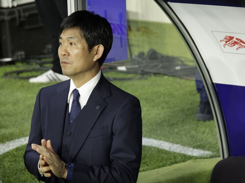 １－２で敗れたカナダ戦で選手に指示を送る森保一日本代表監督