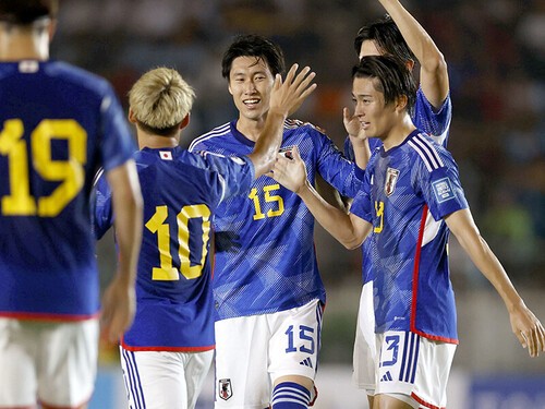 ミャンマー戦で先制ゴールを決めて喜ぶ中村敬斗ら日本代表の選手たち photo by Kyodo news