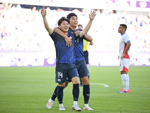 パラグアイ戦で先制点と追加点を決めた三戸舜介 photo by JMPA