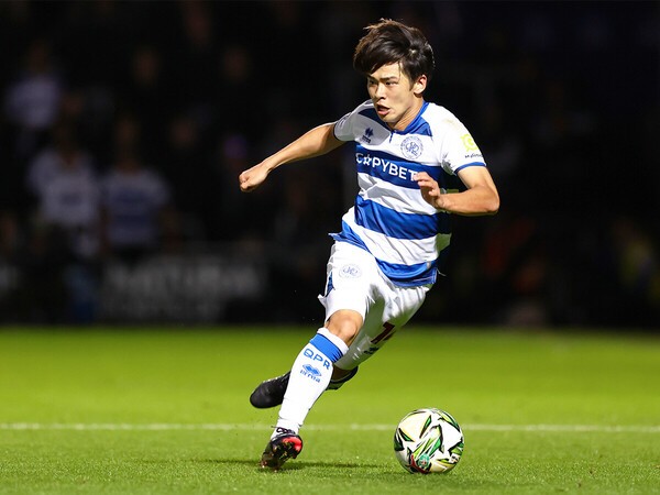 今季からイングランド２部のQPRでプレーする斉藤光毅　photo by AFLO
