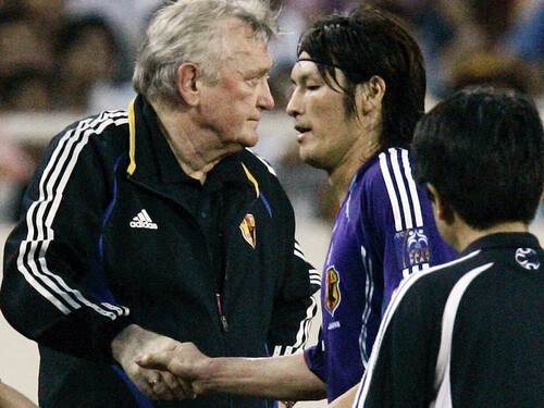 ドイツＷ杯後、巻誠一郎はオシムジャパンでも奮闘していたが...　photo by AP/AFLO