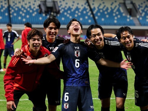 イランに勝利してＵ－20Ｗ杯出場を決めた日本代表の選手たち　photo by Getty Images