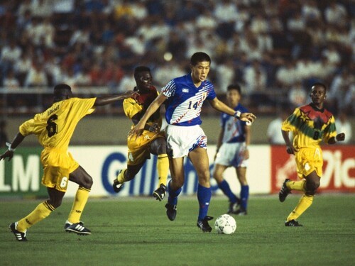 1993年に日本で行なわれたＵ－17Ｗ杯世界選手権。写真は現Ｕ-20日本代表監督の船越優蔵　photo by AFLO