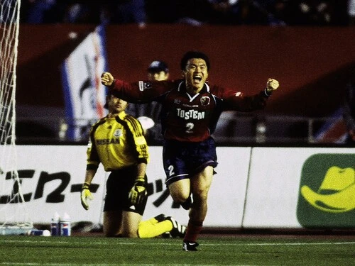フランスＷ杯のあと、選手として最高潮の状態にありながら日本代表には招集されなかった名良橋晃　photo by J.LEAGUE/J.LEAGUE via Getty Images