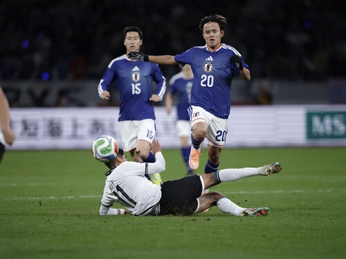 ボリビア戦で日本代表の攻撃を牽引した久保建英と鎌田大地 photo by Fujita Masato