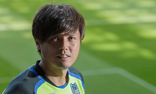 【サッカー黄金世代の実態】遠藤保仁が黄金世代のライバルを語る「追い抜いてやろうと思っていた」
