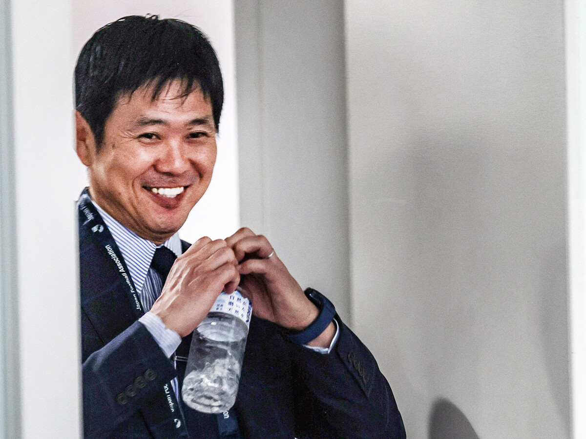 サッカー日本代表・森保監督の素顔　ベテランカメラマンが知る「ハートマーク」を見せる人懐こい姿