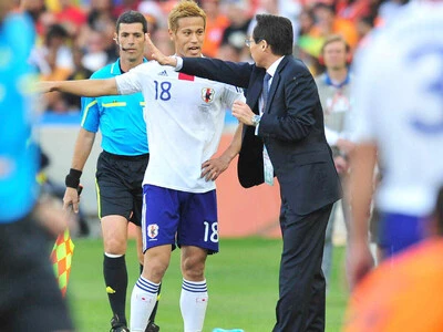 2010年、日本代表は岡田武史監督のもと南アフリカワールドカップで16強に進出した photo by スポーツ報知／アフロ