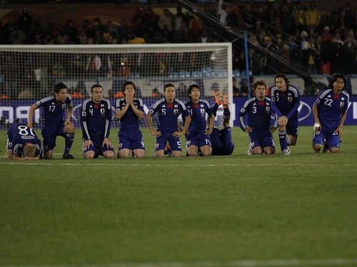 2010年南アフリカワールドカップでPK戦の末にパラグアイに敗れた日本代表 photo by Masato Fujita