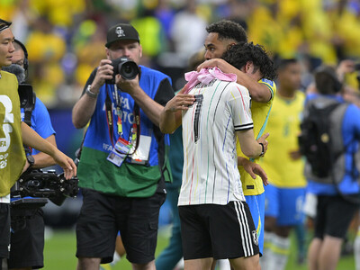 ブラジルに敗れ、決勝トーナメント１回戦の壁を越えられなかった日本代表 photo by JMPA