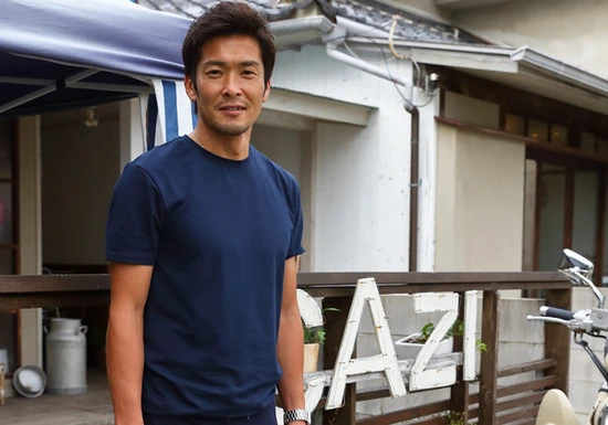 【サッカー黄金世代の実態】トルシエのモノマネも。20年前、加地亮の行動はすべてチームのために