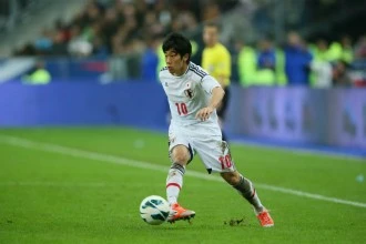 日本代表 香川真司と遠藤保仁のドリブルの違いはどこにあるのか Jリーグ他 集英社のスポーツ総合雑誌 スポルティーバ 公式サイト Web Sportiva