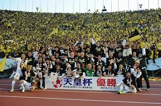 Jリーグ 37年ぶりの天皇杯優勝 柏が備えつつある 強豪クラブの風格 Jリーグ他 集英社のスポーツ総合雑誌 スポルティーバ 公式サイト Web Sportiva