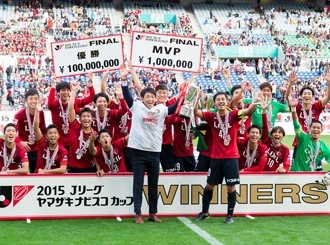 ６度目の制覇 なぜ鹿島はこんなにナビスコ杯で強いのか Jリーグ他 集英社のスポーツ総合雑誌 スポルティーバ 公式サイト Web Sportiva